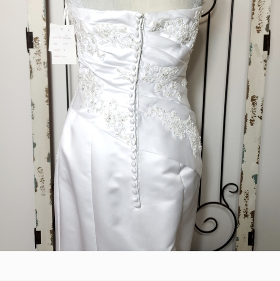 W1 WEDDING DRESS - Picture 6 of 11